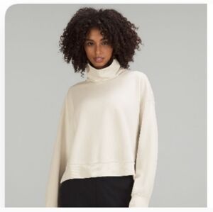 Lululemon Softstreme Turtleneck Pullover White Opal Size 8